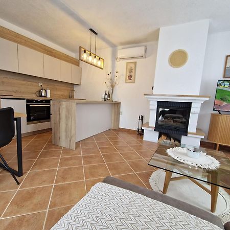 Village Apartment Zagvozd Екстериор снимка
